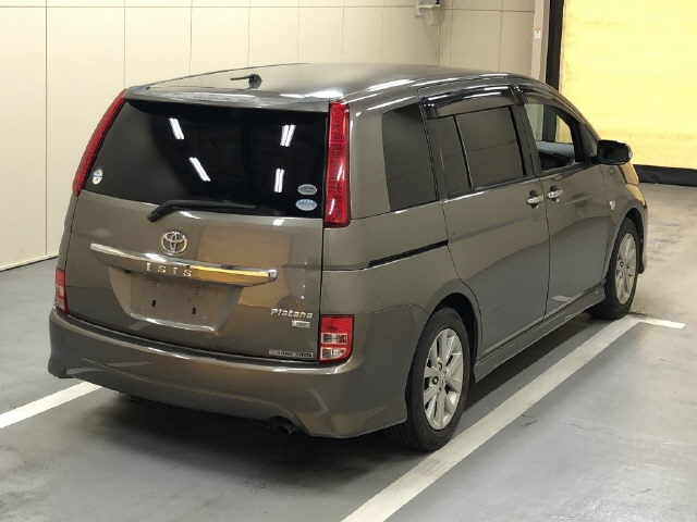 TOYOTA ISIS 2010