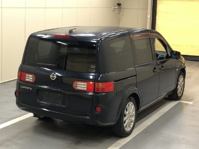 NISSAN LAFESTA 2010