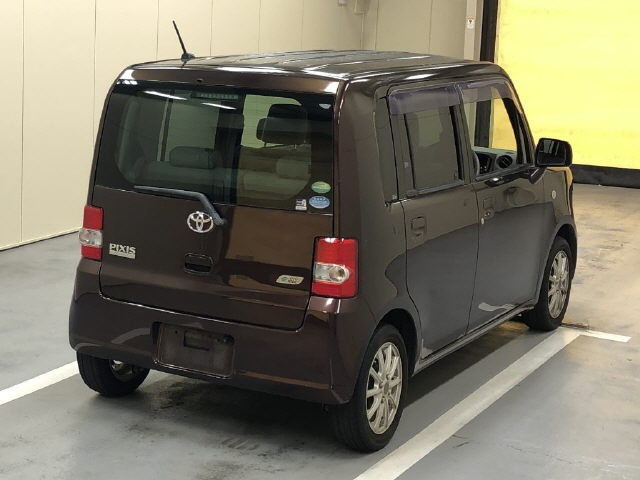 TOYOTA PIXIS SPACE 2013