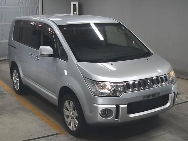 MITSUBISHI DELICA D5 2013