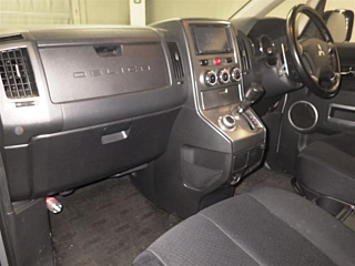 MITSUBISHI DELICA D5 2013