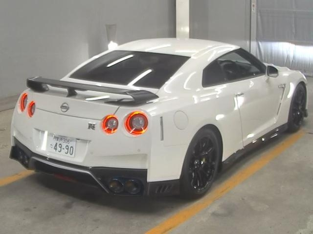 NISSAN GT-R 2021