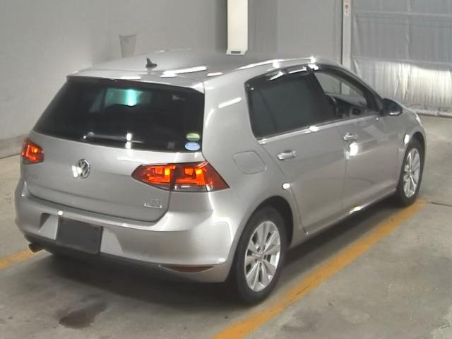 VOLKSWAGEN GOLF 2016