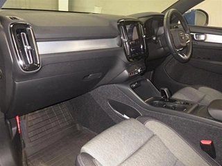 VOLVO XC40 2022
