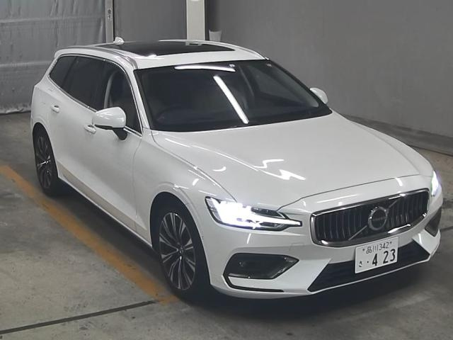 VOLVO V60 2023