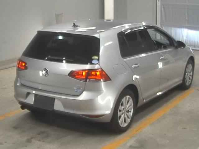 VOLKSWAGEN GOLF 2015