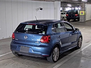 VOLKSWAGEN POLO 2016