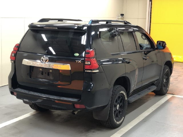 TOYOTA LAND CRUISER PRADO 2019