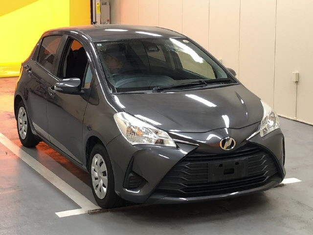 TOYOTA VITZ 2019