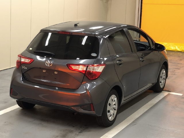 TOYOTA VITZ 2019