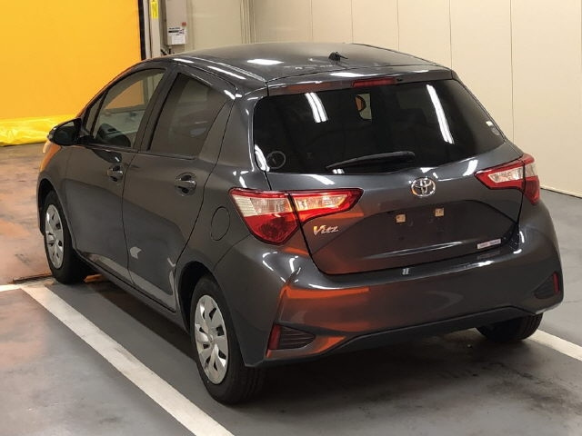 TOYOTA VITZ 2019