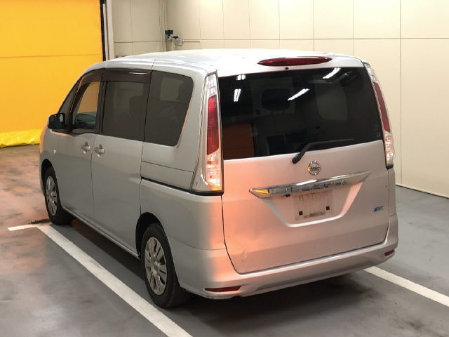 NISSAN SERENA 2011