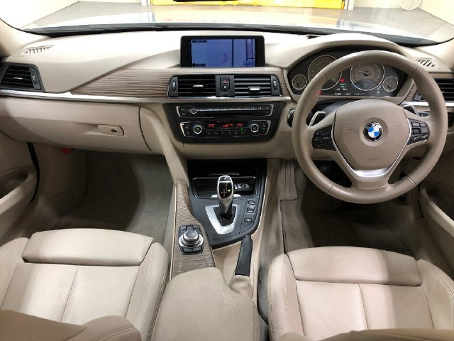 BMW 3 SERIES 2012
