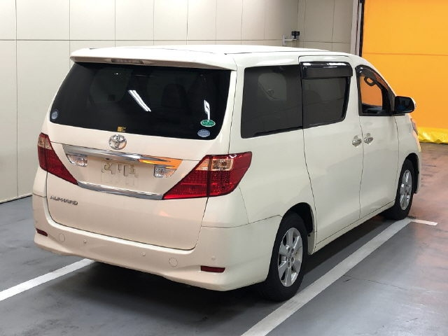 TOYOTA ALPHARD 2010