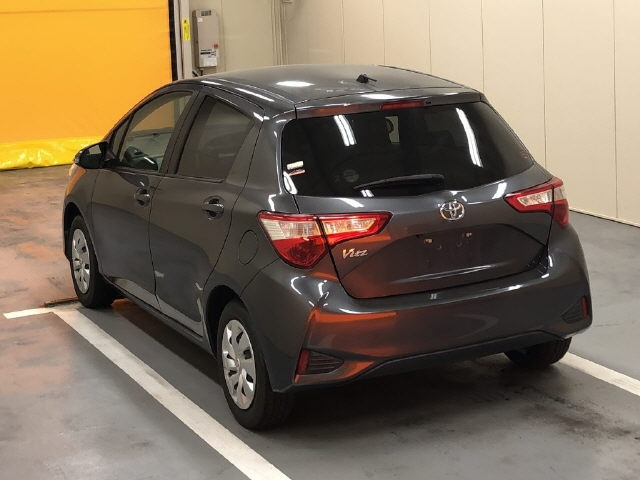 TOYOTA VITZ 2018