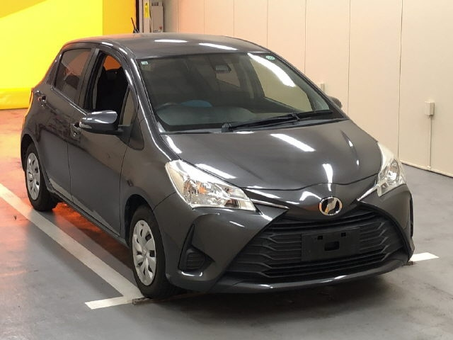 TOYOTA VITZ 2018