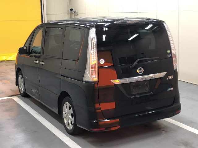 NISSAN SERENA 2013