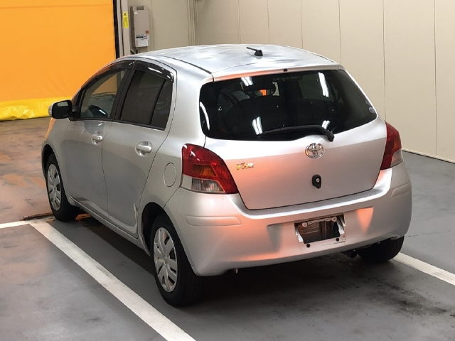 TOYOTA VITZ 2010