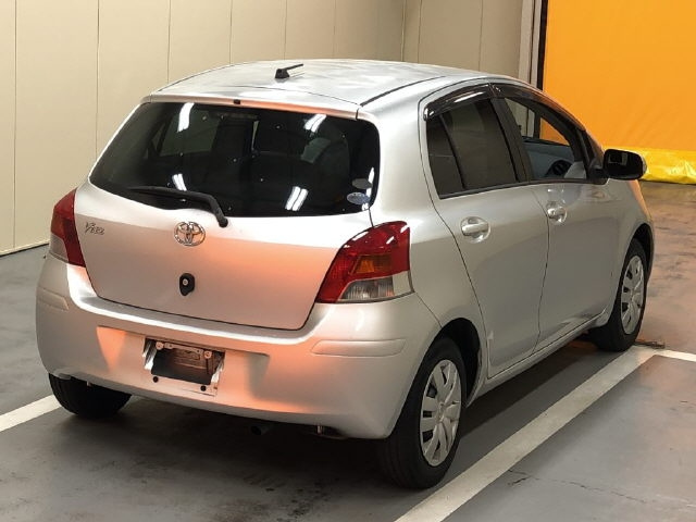 TOYOTA VITZ 2010