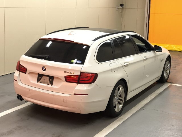 BMW 5 SERIES 2010