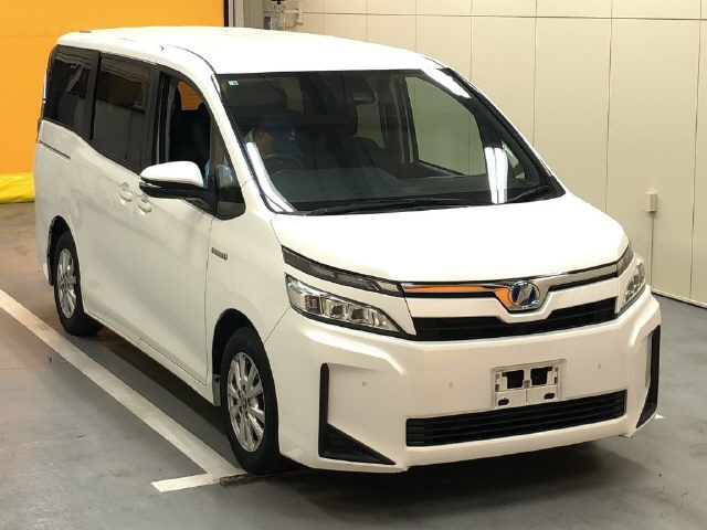 TOYOTA VOXY 2019