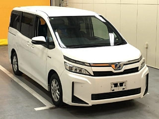TOYOTA VOXY 2019