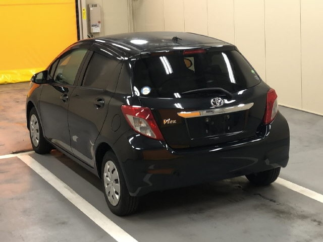 TOYOTA VITZ 2012
