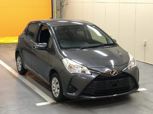 TOYOTA VITZ 2018