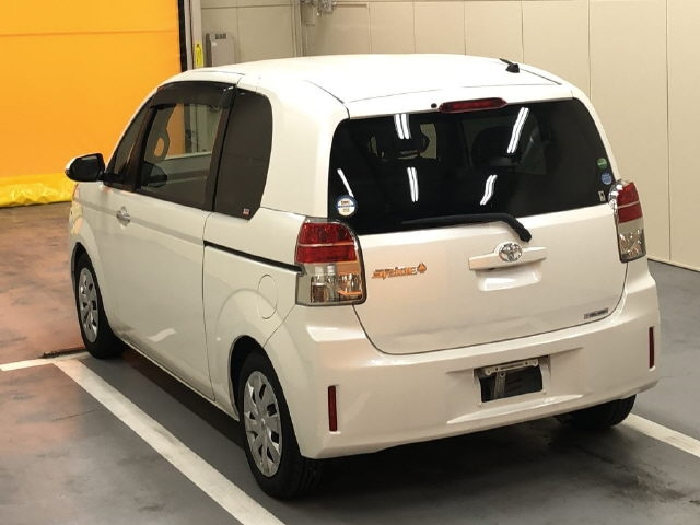 TOYOTA SPADE 2015