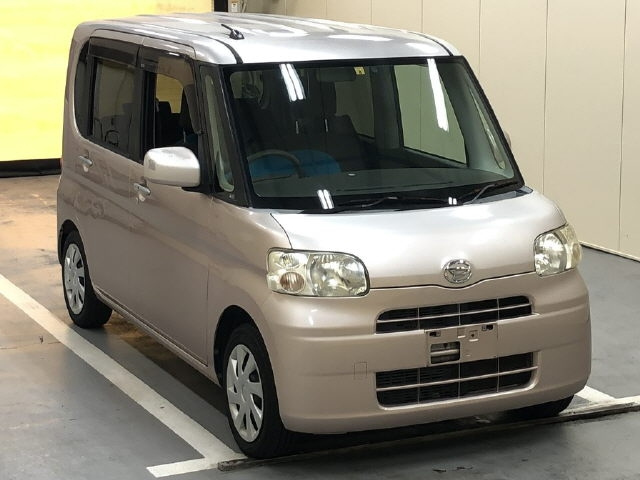 DAIHATSU TANTO 2012