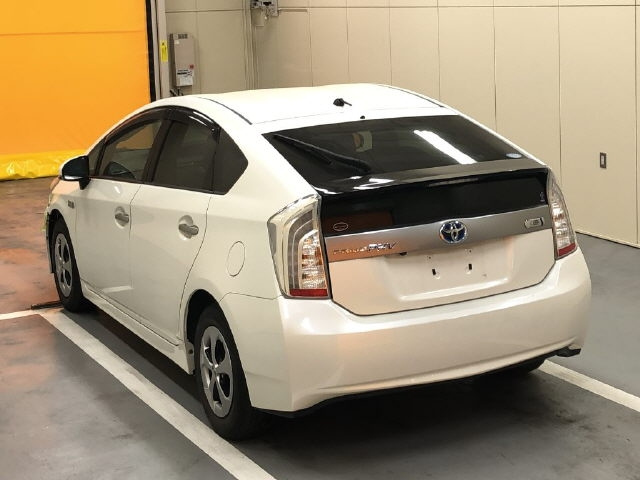 TOYOTA PRIUS PHV 2013