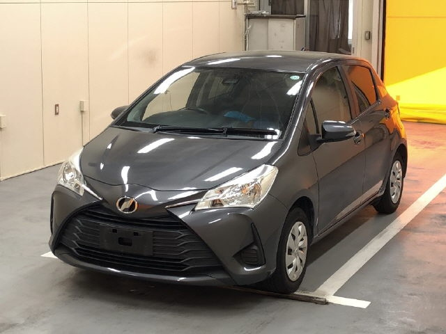 TOYOTA VITZ 2018