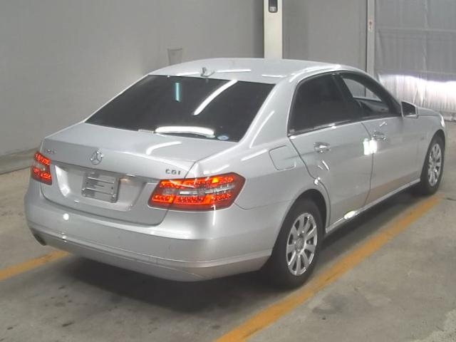MERCEDES BENZ E CLASS 2010