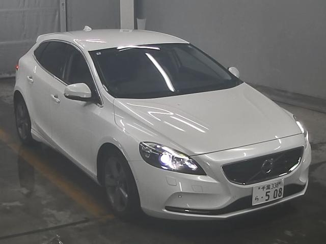 VOLVO V40 2014