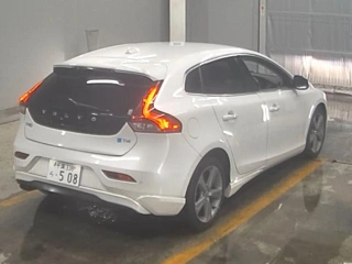 VOLVO V40 2014