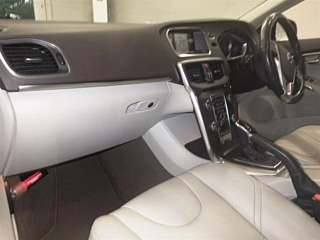 VOLVO V40 2014