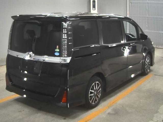 TOYOTA VOXY 2016