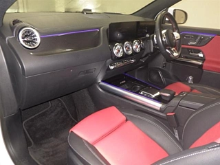MERCEDES BENZ GLA CLASS 2023