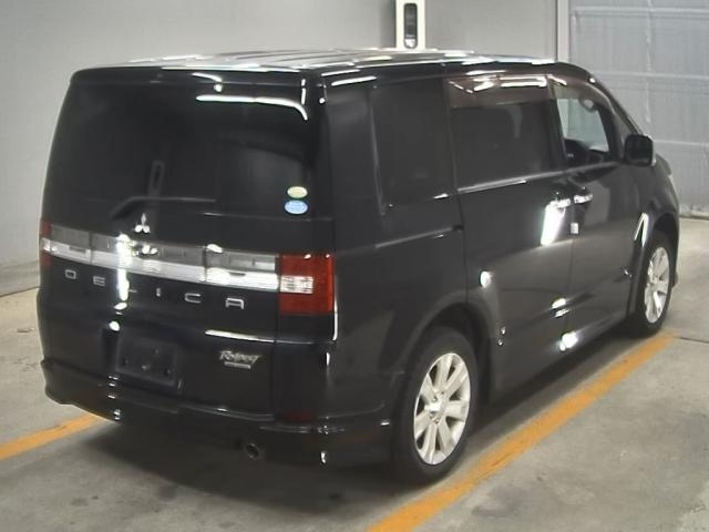 MITSUBISHI DELICA D5 2010