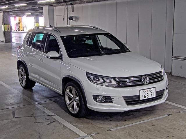 VOLKSWAGEN TIGUAN 2016
