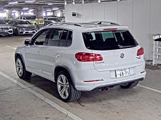 VOLKSWAGEN TIGUAN 2016