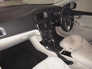 VOLVO V40 2014