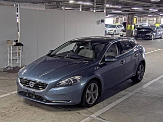 VOLVO V40 2014