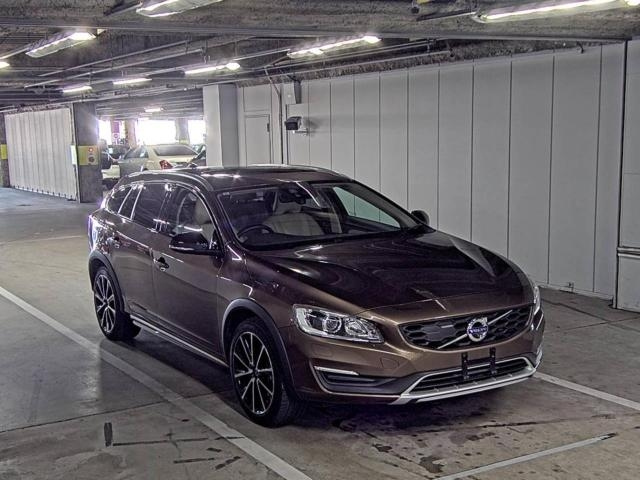 VOLVO V60 2017