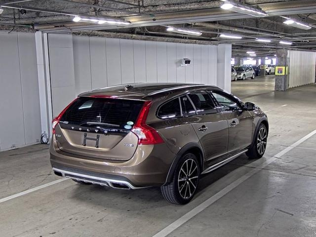 VOLVO V60 2017