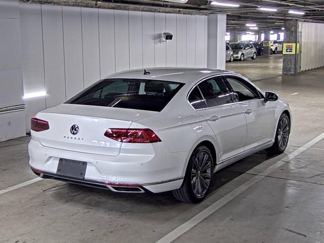 VOLKSWAGEN PASSAT 2022
