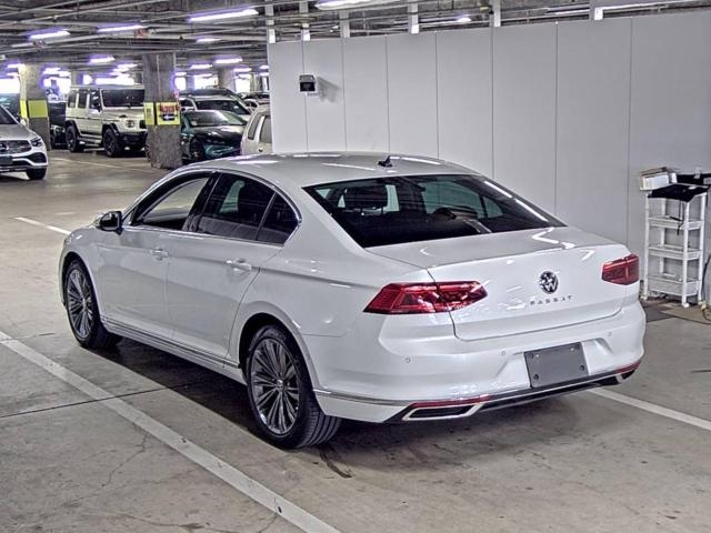 VOLKSWAGEN PASSAT 2022