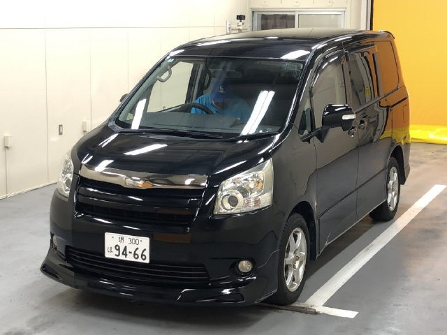 TOYOTA NOAH 2008