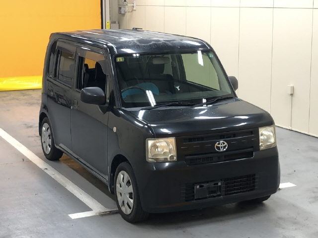 TOYOTA PIXIS SPACE 2012