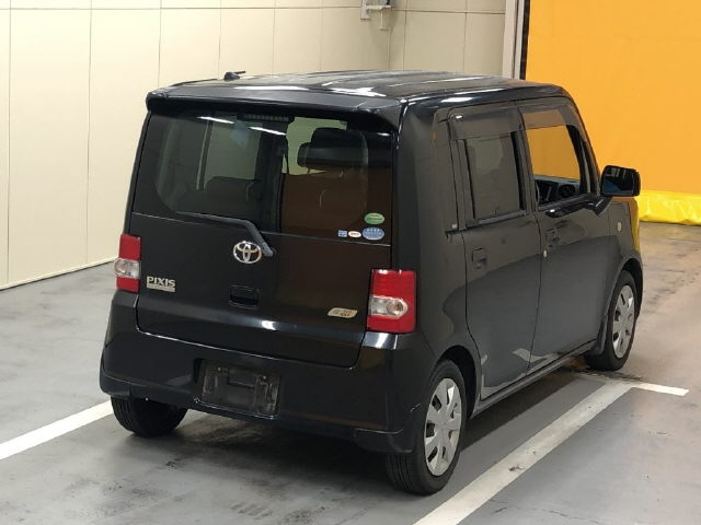 TOYOTA PIXIS SPACE 2012